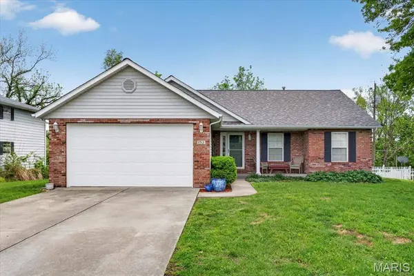 152 Gall RD, Columbia, IL 62236