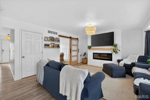 601 Hartman LN, Waterloo, IL 62236