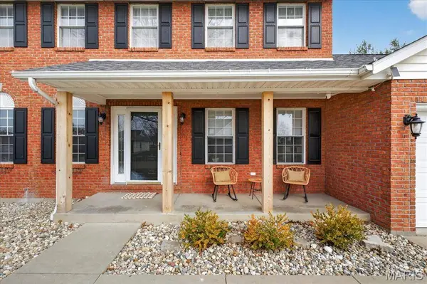 601 Hartman LN, Waterloo, IL 62236