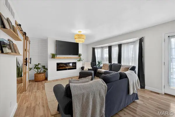 601 Hartman LN, Waterloo, IL 62236