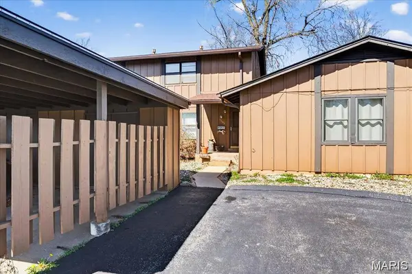1503 Hampton CT, Belleville, IL 62223