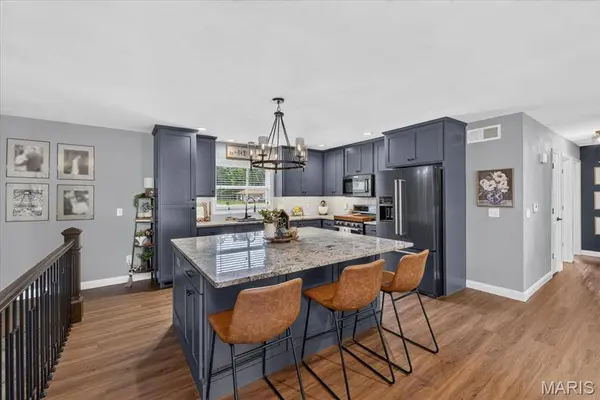 965 N Metter AVE, Columbia, IL 62236