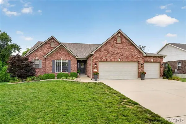 607 W Laura CT, Columbia, IL 62236