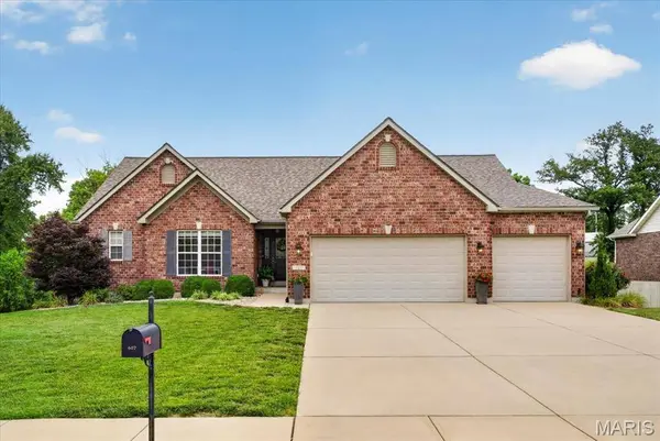 607 W Laura CT, Columbia, IL 62236