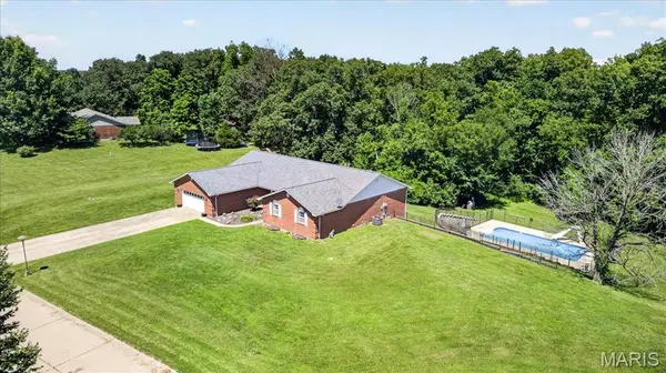 813 E Haven DR, Waterloo, IL 62298