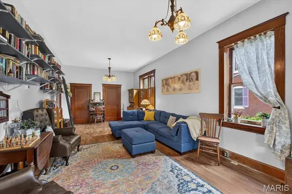 634 N Metter AVE, Columbia, IL 62236