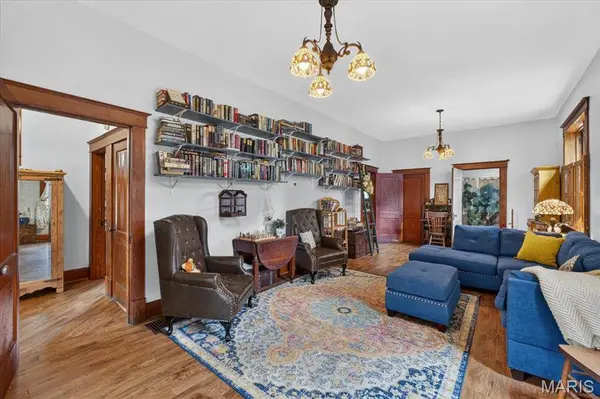 634 N Metter AVE, Columbia, IL 62236
