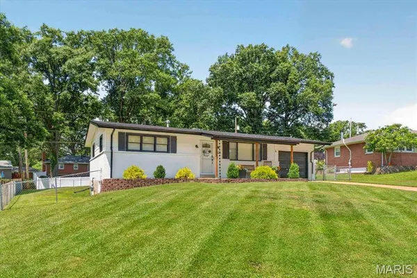 1333 N Evergreen LN, Columbia, IL 62236