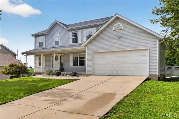2607 Lakeshore DR, Columbia, IL 62236