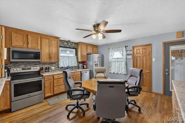 908 S Main ST, Columbia, IL 62236
