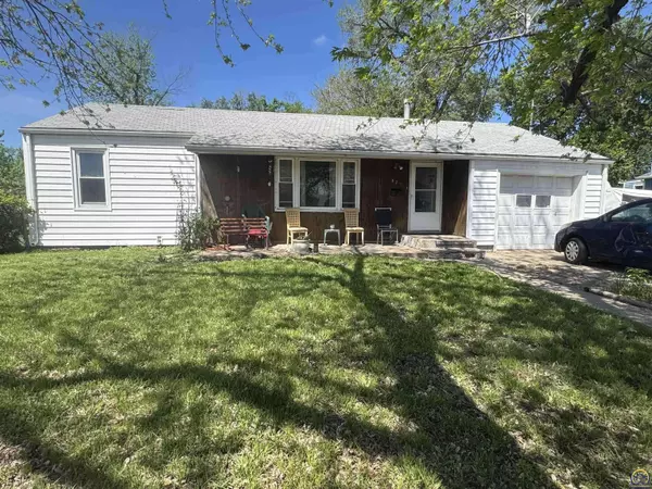 821 SE Chandler ST, Topeka, KS 66607