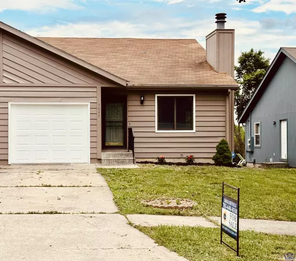 3644 SW Eveningside DR, Topeka, KS 66614