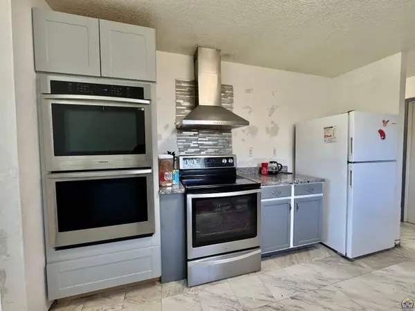 1237 SW Lincoln ST, Topeka, KS 66610