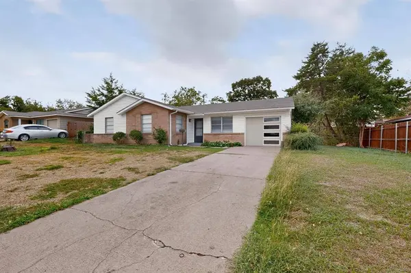 2942 Candlewick Lane, Farmers Branch, TX 75234