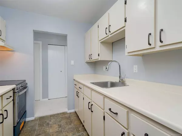 859 Carrie St #302, Esquimalt, BC V9A 5R5