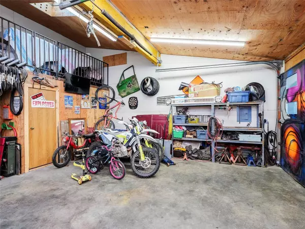 3316 Lodmell Rd, Langford, BC V9C 3E5