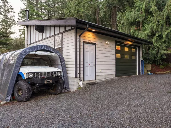 3316 Lodmell Rd, Langford, BC V9C 3E5