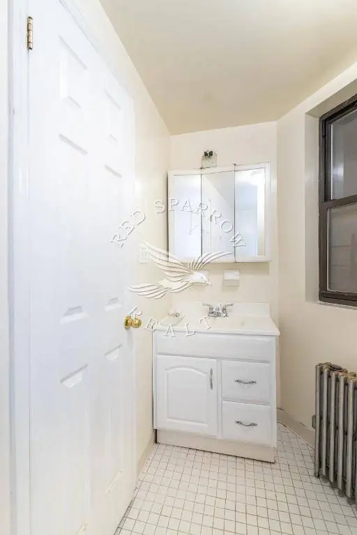 420 E 83rd Street #2W, Manhattan, NY 10028