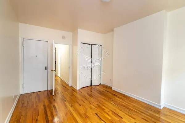 420 E 83rd Street #2W, Manhattan, NY 10028