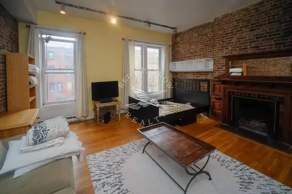67 W 83rd Street #3R, Manhattan, NY 10024