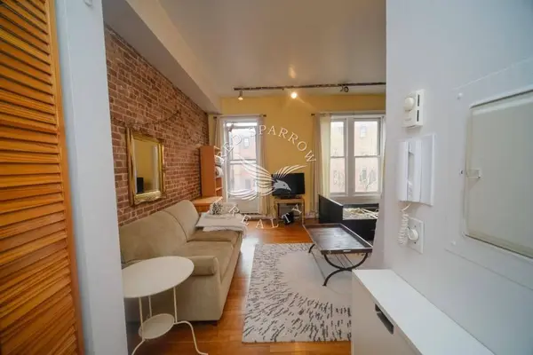67 W 83rd Street #3R, Manhattan, NY 10024