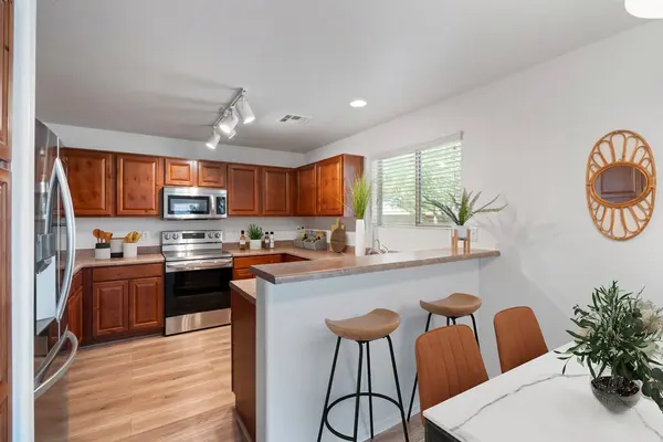 feature image of APS or SRP? What Every Phoenix Home Buyer Should Check Before Making an Offer