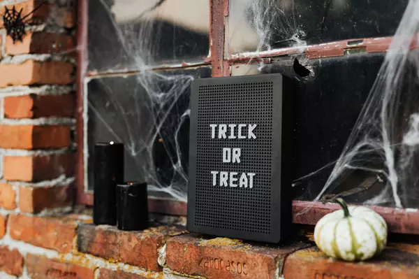 From Cobwebs to Curb Appeal: Fall Cleaning Tips Before Halloween Hits