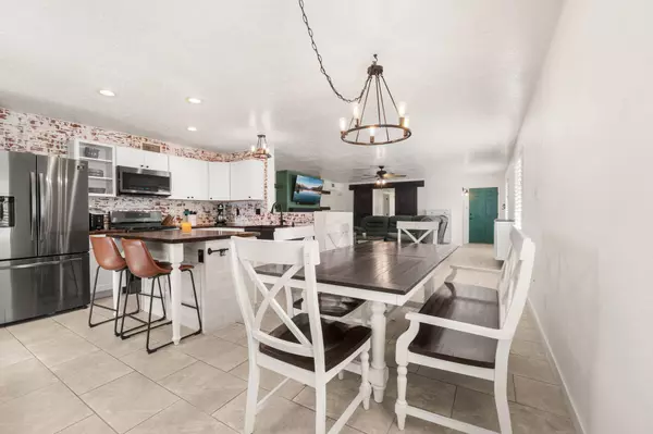 3758 CATTLE DR NE, Rio Rancho, NM 87144