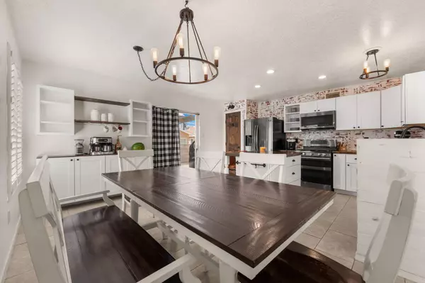 3758 CATTLE DR NE, Rio Rancho, NM 87144