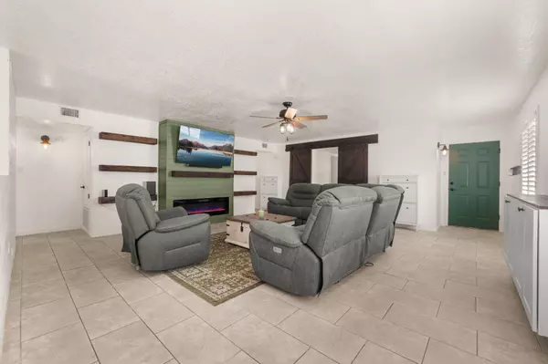 3758 CATTLE DR NE, Rio Rancho, NM 87144