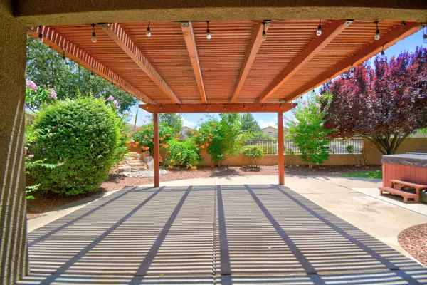 2200 LAS BRISAS CIR SE, Rio Rancho, NM 87124