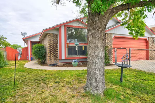 1079 CAMINO DEL REY SW, Los Lunas, NM 87031