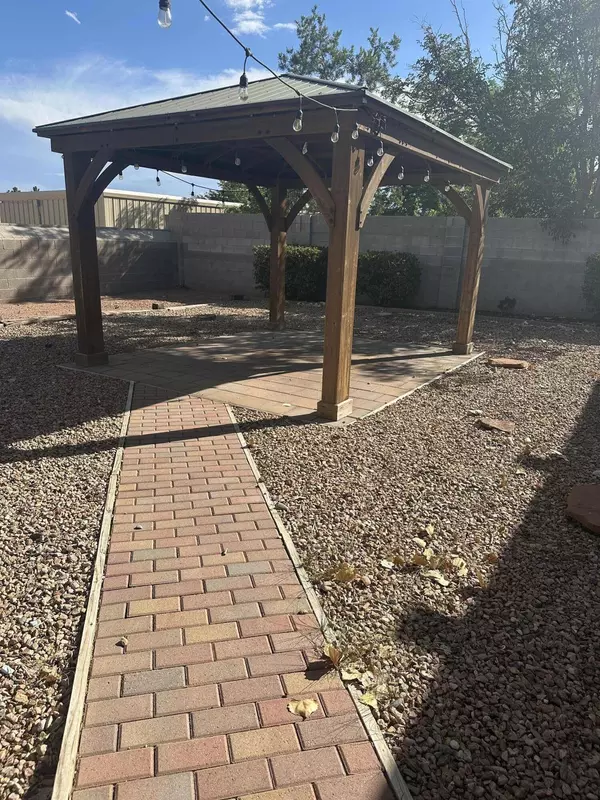 5204 SOONER TRL NW, Albuquerque, NM 87120