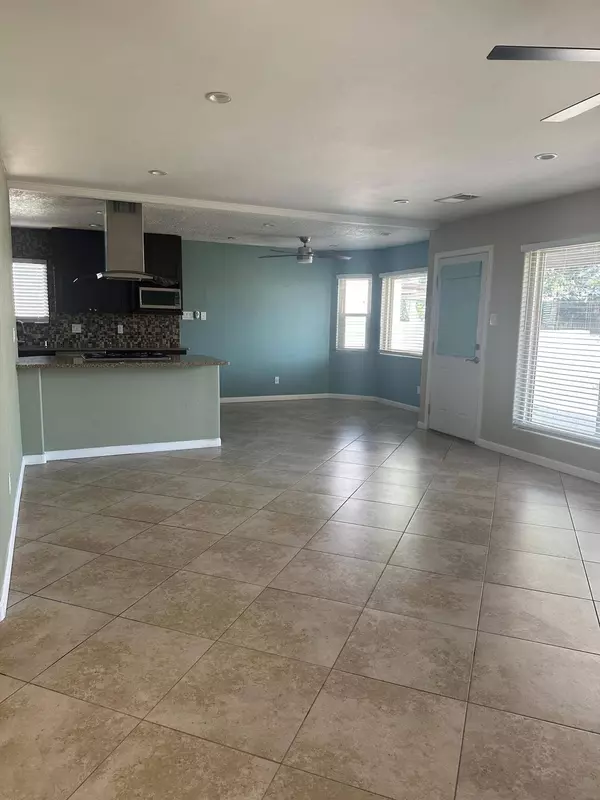 5204 SOONER TRL NW, Albuquerque, NM 87120