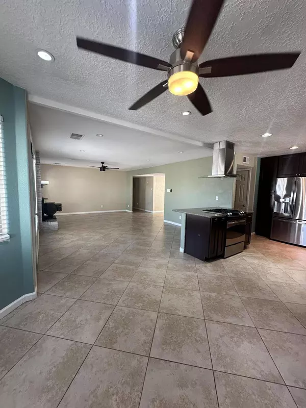 5204 SOONER TRL NW, Albuquerque, NM 87120