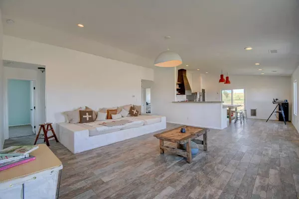 11 Huston RD, Moriarty, NM 87035