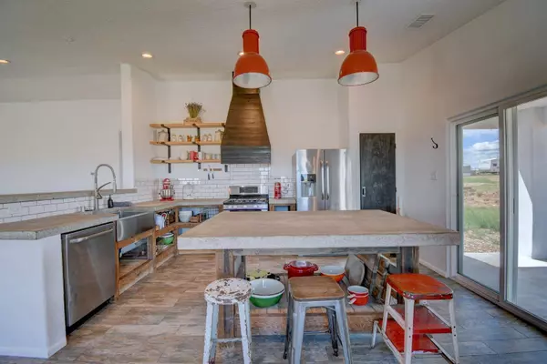 11 Huston RD, Moriarty, NM 87035