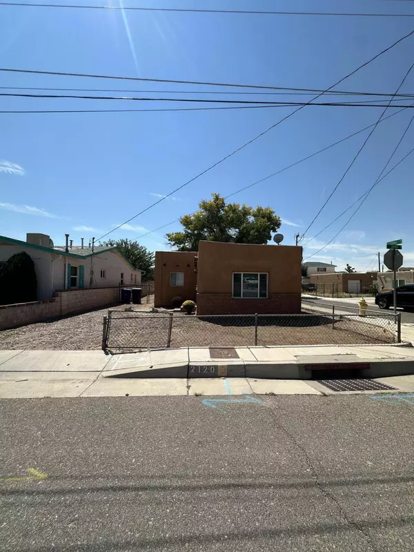 2120 DORA AVE NW, Albuquerque, NM 87104