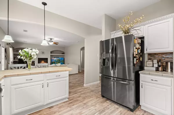 4119 ZARZUELA AVE NW, Albuquerque, NM 87114