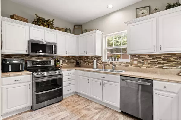 4119 ZARZUELA AVE NW, Albuquerque, NM 87114