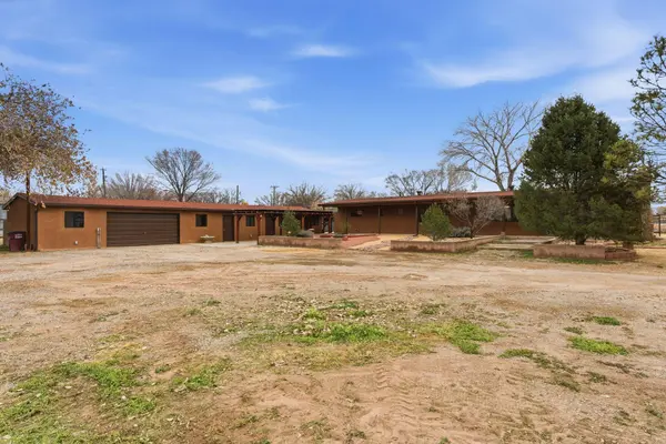 965 W Bosque LOOP, Bosque Farms, NM 87068