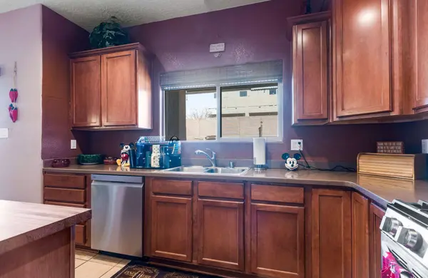 1229 Sidewinder RD NE, Rio Rancho, NM 87144