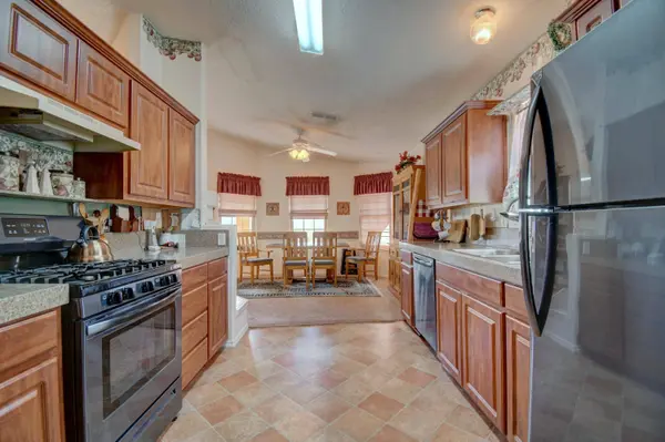 9922 Wind Cave DR NW, Albuquerque, NM 87114