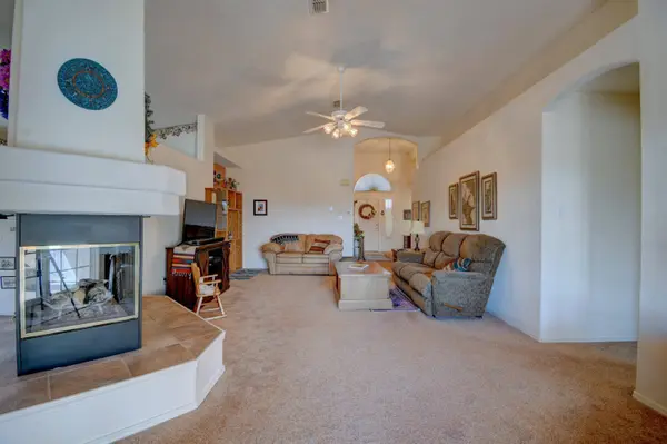 9922 Wind Cave DR NW, Albuquerque, NM 87114