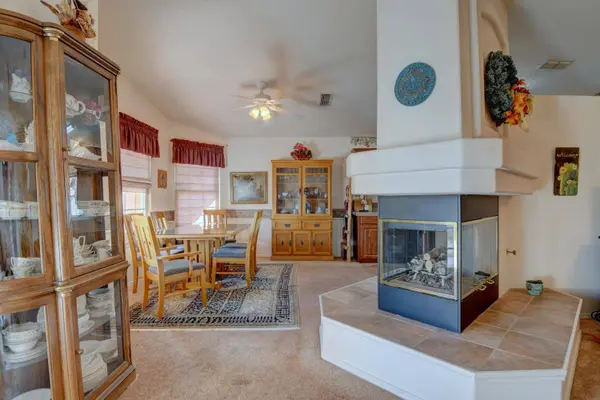 9922 Wind Cave DR NW, Albuquerque, NM 87114