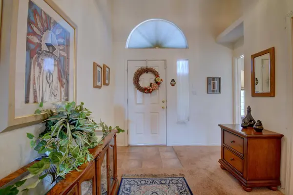 9922 Wind Cave DR NW, Albuquerque, NM 87114