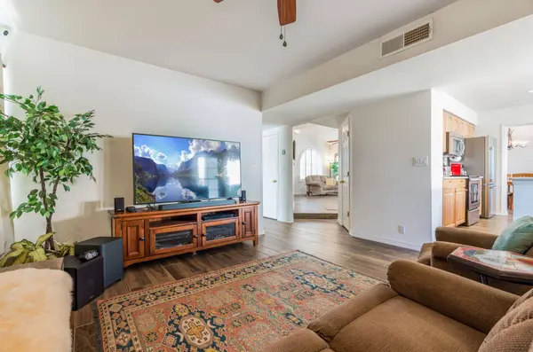 8717 Greenarbor RD NE, Albuquerque, NM 87122