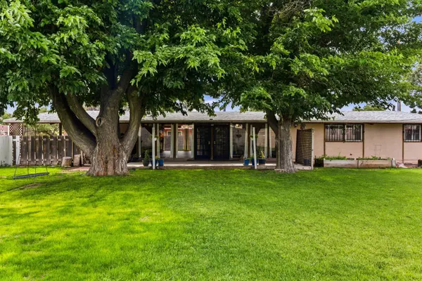 3527 Hendrix RD NE, Albuquerque, NM 87107