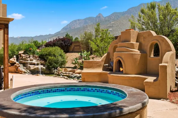 2816 Tramway CIR NE, Albuquerque, NM 87122