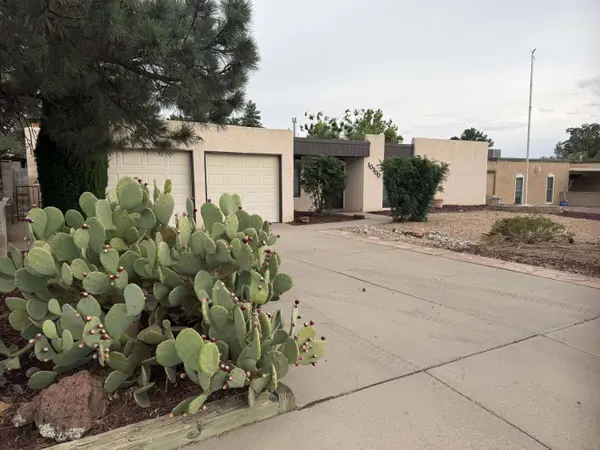 10300 Karen AVE NE, Albuquerque, NM 87111